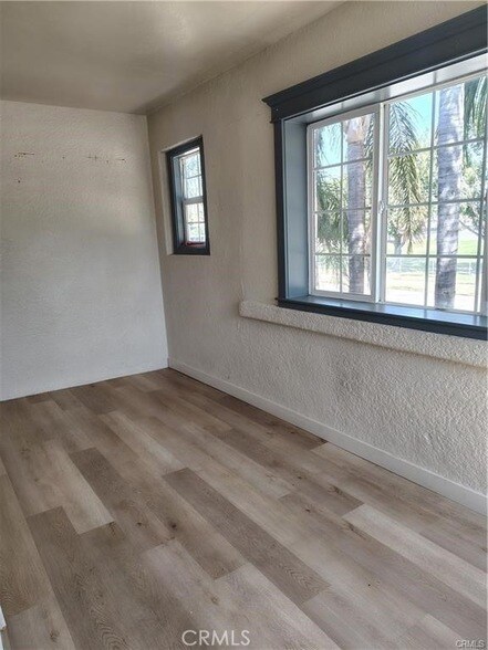 Building Photo - 1279 W 9th St
