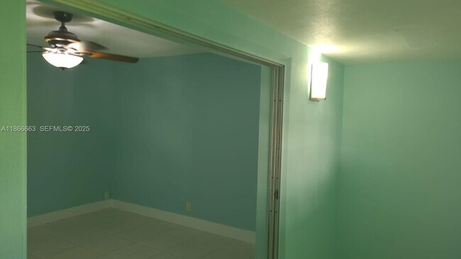 Building Photo - 202 Canterbury I