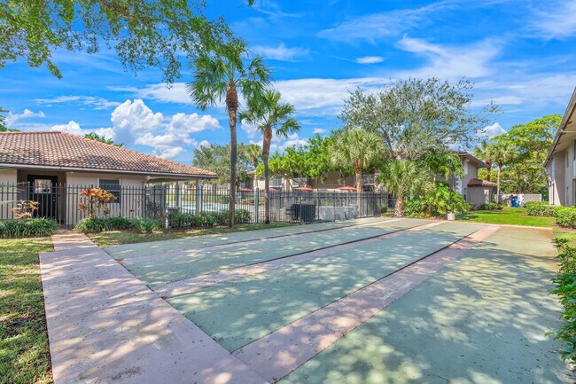 Building Photo - 8800 Royal Palm Blvd