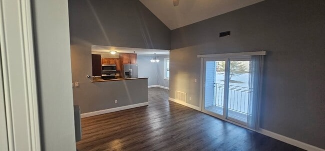 Building Photo - 94 Tennis Plaza Rd