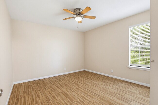 Building Photo - 10543 Starcrest Dr