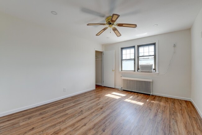 Building Photo - 815 3rd St