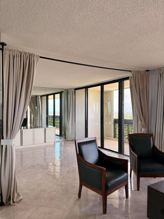 Building Photo - 2400 Presidential Way