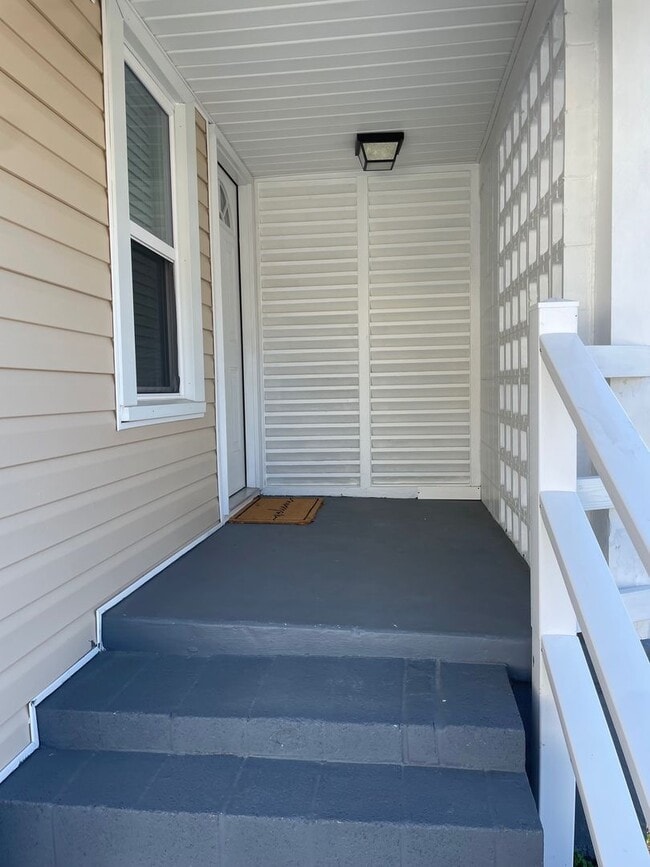 Building Photo - 1095