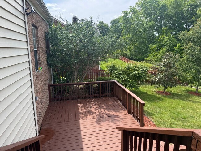 Building Photo - Brentwood 4BR Home