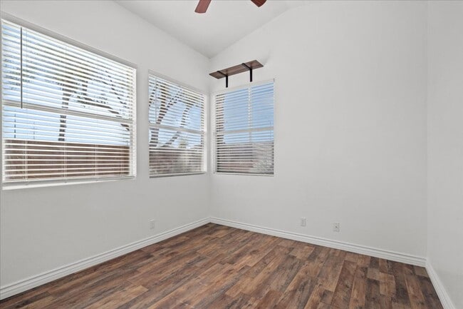 Building Photo - Single Story 3 Bedroom Home with Open Concept