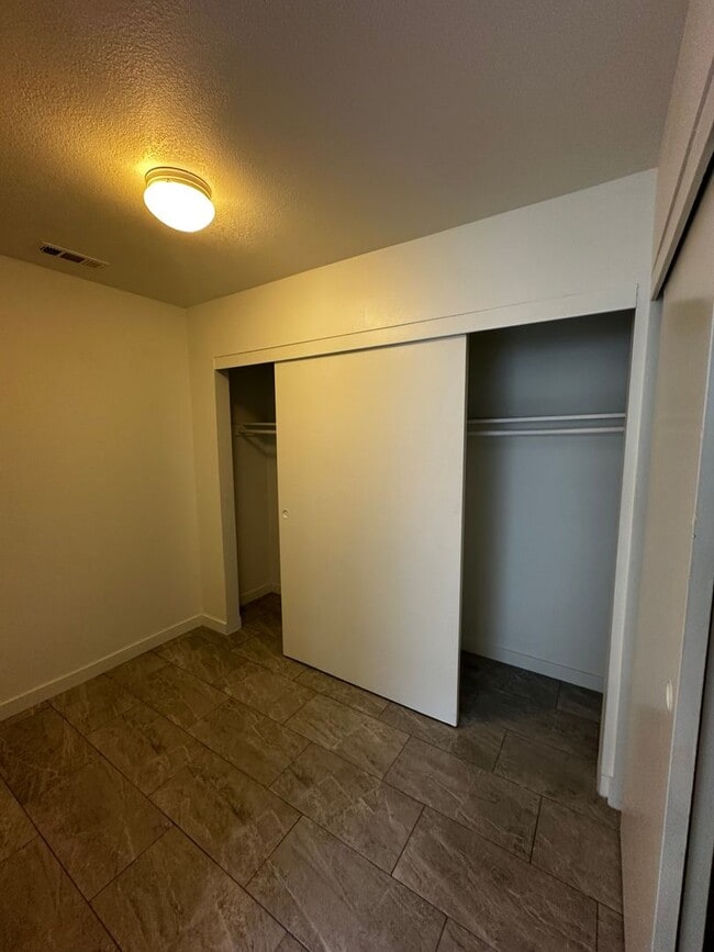 Building Photo - 301 N Tustin Ave