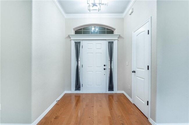 Building Photo - 1536 N Oakhaven Pl