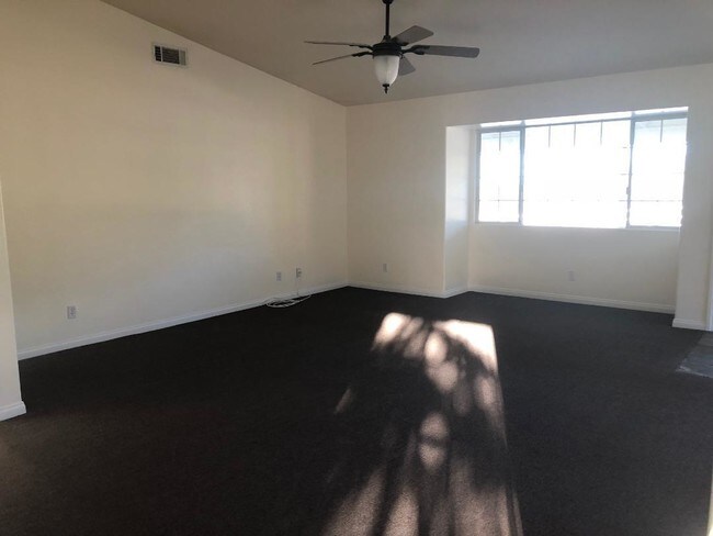 Building Photo - 32750 Rose Tree Ln