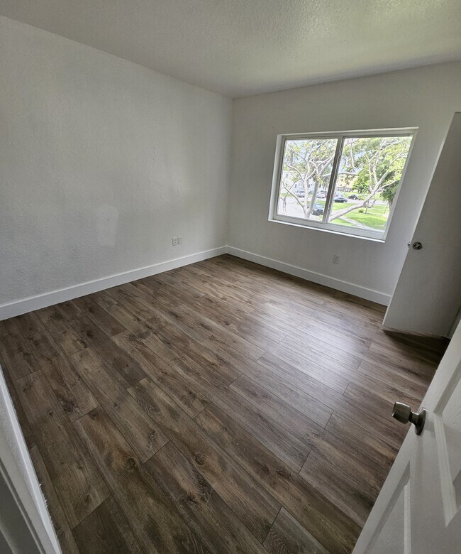 Building Photo - 450 NW 84th St