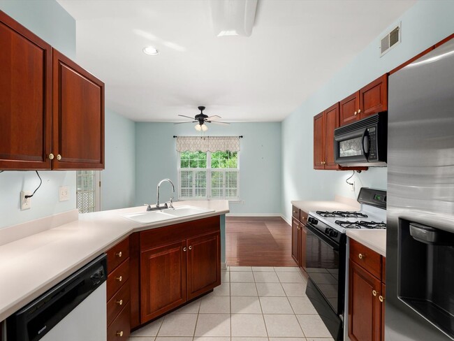 Building Photo - 9 Penhurst Ct