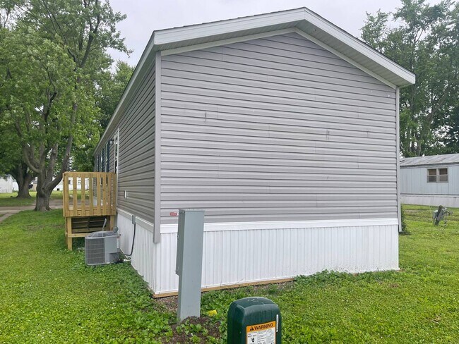Building Photo - 781 W Walcott Rd