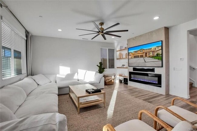 Building Photo - Stunning and Spacious 5BR 3BA Home w/ Solar Panels + Community Pool + Basketball/Tennis Court + S...