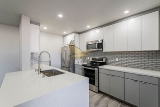 Building Photo - 8101 W Flamingo Rd