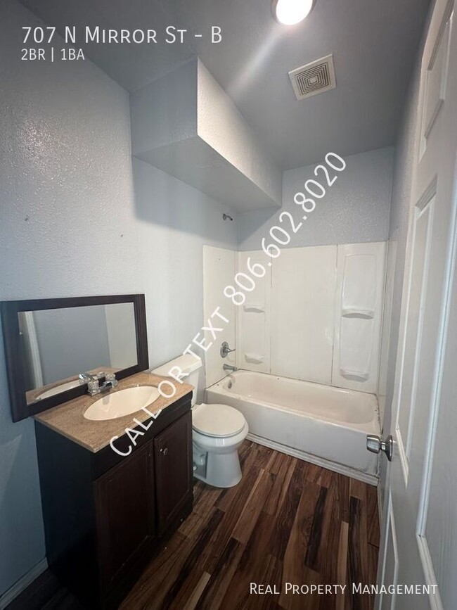 Building Photo - 707 N Mirror St