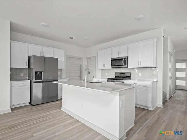 Building Photo - 333 Fairfax Ave