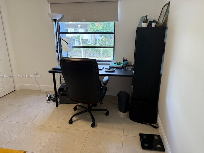 Building Photo - 3582 NE 171 St