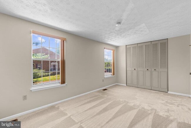 Building Photo - 15649 Mews Ct