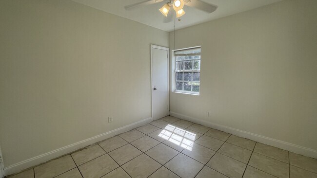 Building Photo - 2174 NE 173rd St
