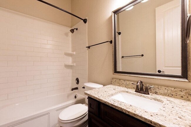 Building Photo - 28006 Laurel Garden Ln