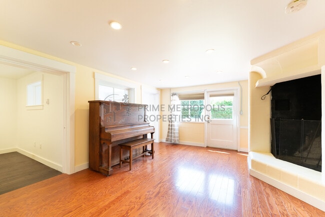 Building Photo - 7461 W Mercer Way