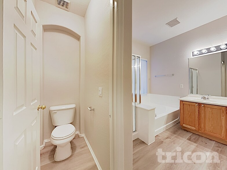 Building Photo - 13732 W Mauna Loa Ln