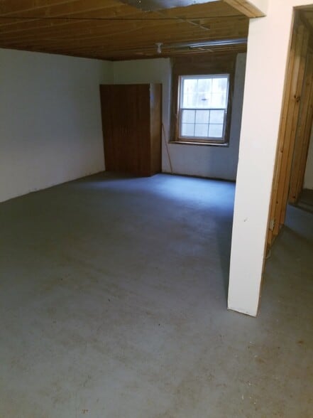 Building Photo - 2802 S Linden St