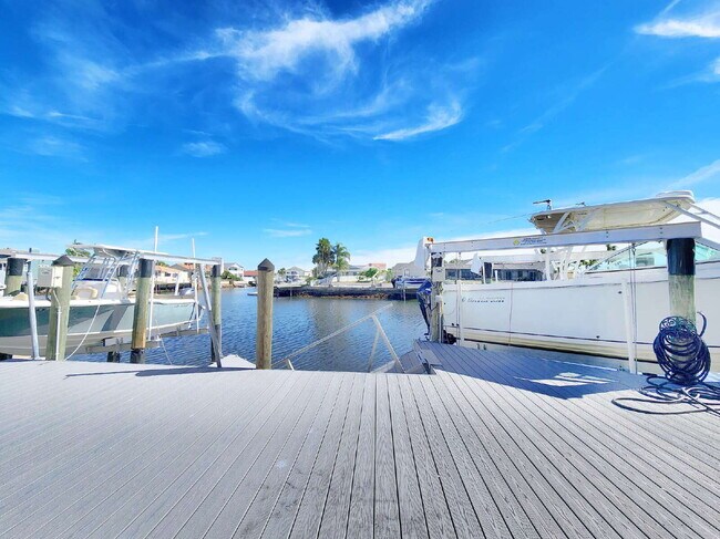 Building Photo - "3-Bed, 3-Bath Gem in New Port Richey with 2,233 Sq Ft of Living Space!"