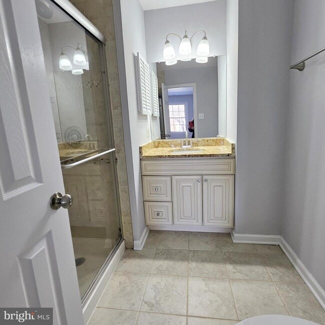 Building Photo - 7244 Greentree Rd