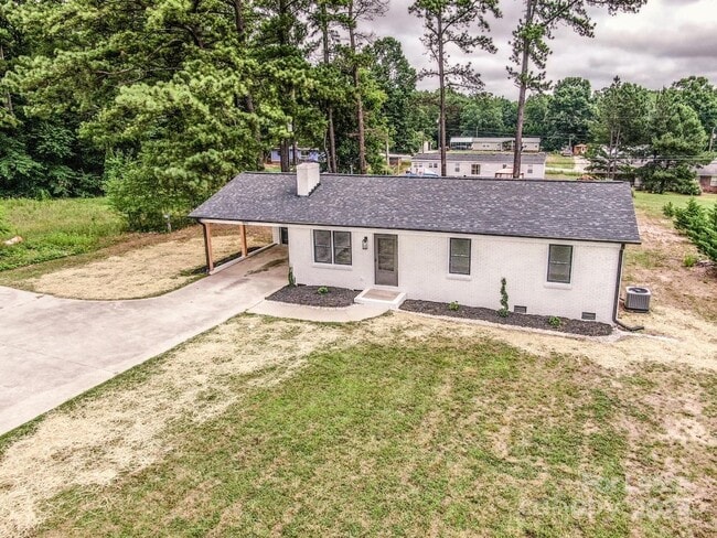 Building Photo - 4892 NC-16