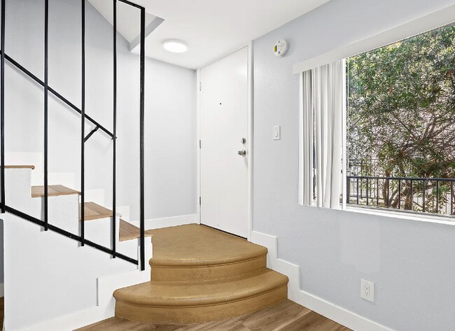 Building Photo - 612 San Pascual Ave