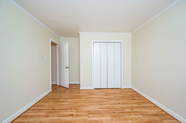 Building Photo - Exceptional Contemporary Features Privacy and a Scenic Back Yard.