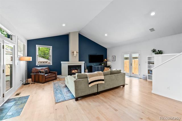 Building Photo - 1065 S Race St