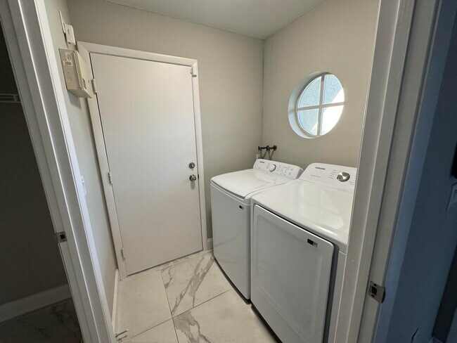 Building Photo - 18750 Caspian Cir