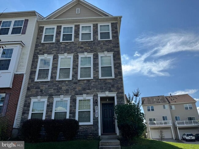 Building Photo - 2707 Sunnyside Ln