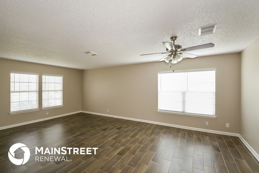 Building Photo - 6619 Meadow Fawn Dr