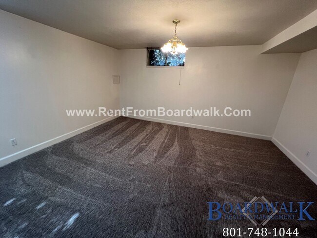 Building Photo - 2247 E Lambourne Ave
