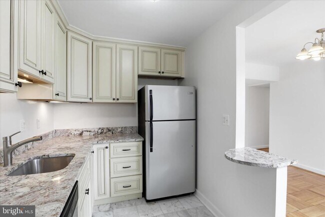 Building Photo - 6622 10th St