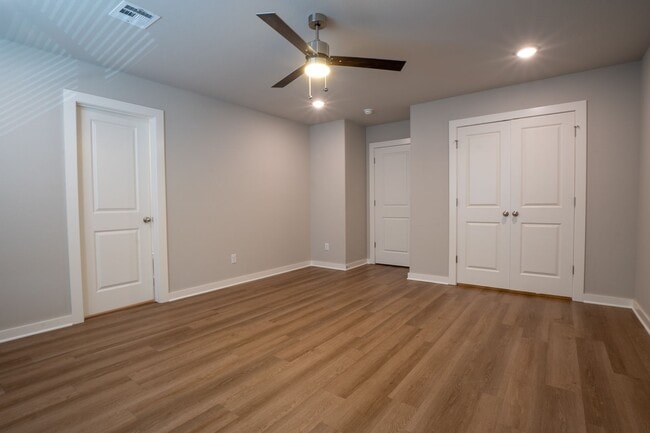 Building Photo - 1231 N Pink Ter