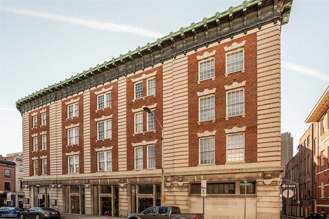 Building Photo - 344 N Charles St