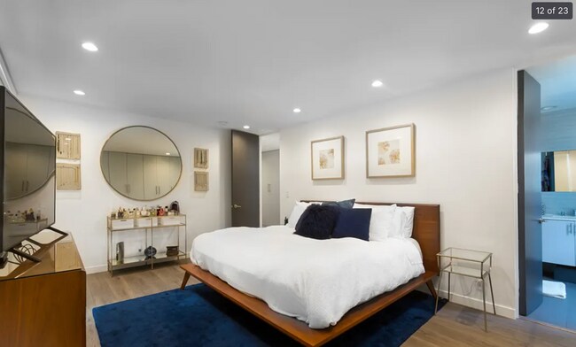 Building Photo - Come home to this Modern 2-bedroom Townhome in West Hollywood!