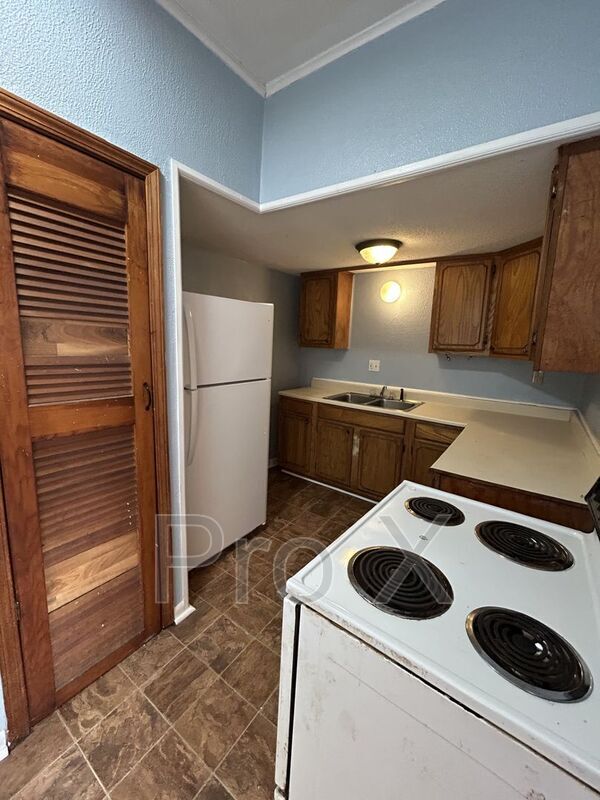 Building Photo - 117 W Monroe St