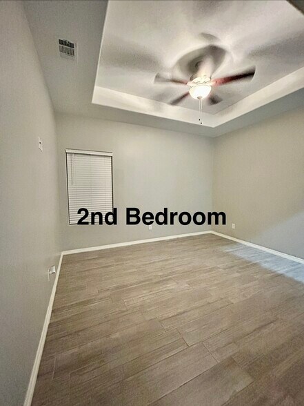 Building Photo - 4904 N Winona Dr