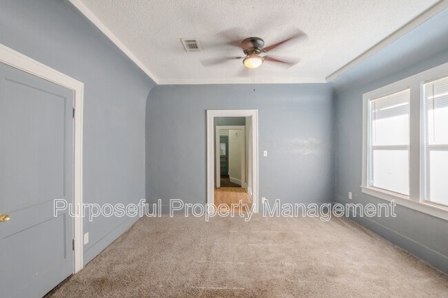 Building Photo - 1422 NW 22nd St