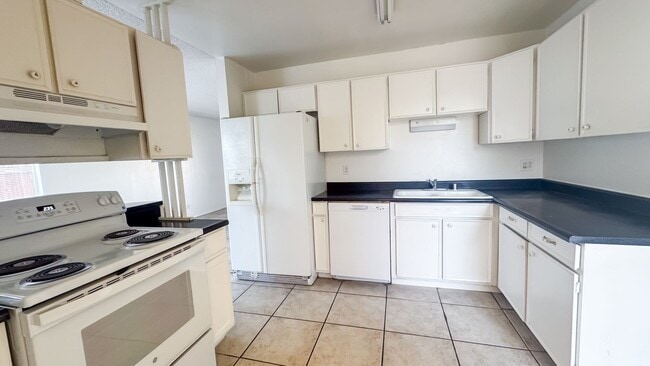 Building Photo - 3-Bed, Single Story Home in NON-HOA community