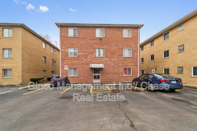 Building Photo - 17754 Rosewood Dr