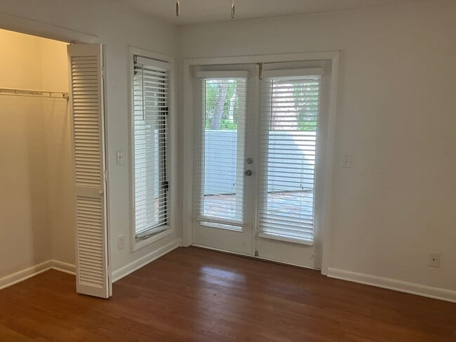 Building Photo - 1 BR / 1.5 BA at Saint Andrews Commons (Pa...