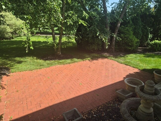 Building Photo - 6237 Muirloch Ct S