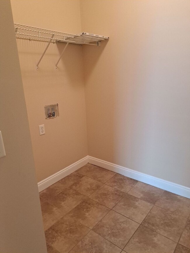 Building Photo - 2950 Palmetto Ridge Way