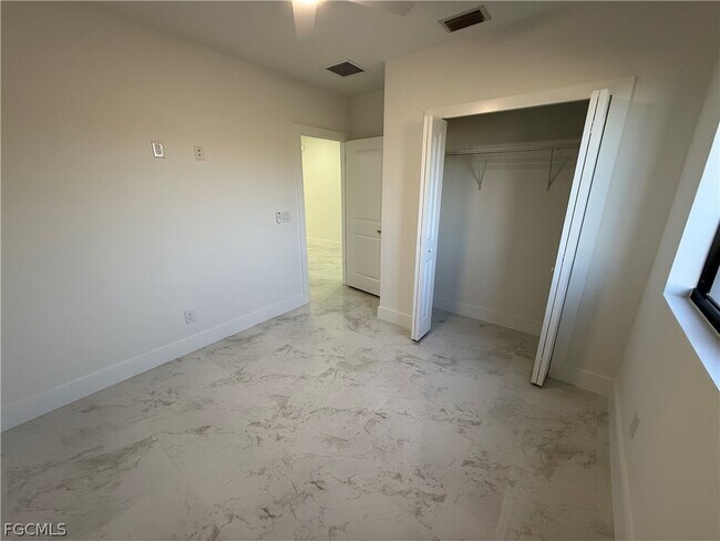 Building Photo - 2012 NE 28th St